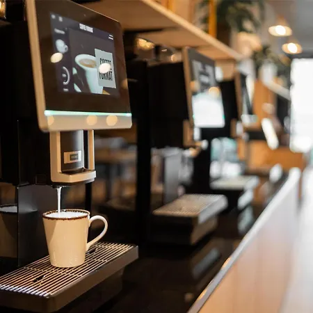 Spark By Hilton אתר נופש