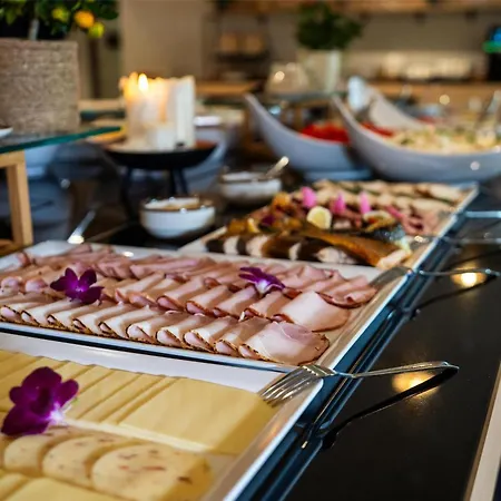 Spark By Hilton אתר נופש פוביירובו