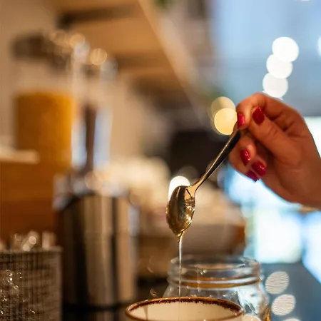 אתר נופש Spark By Hilton 3*