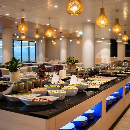 Spark By Hilton 3*
