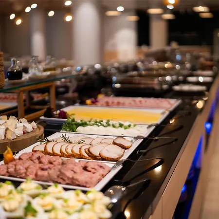 Spark By Hilton 3* פוביירובו